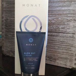 Monat Blowout Cream